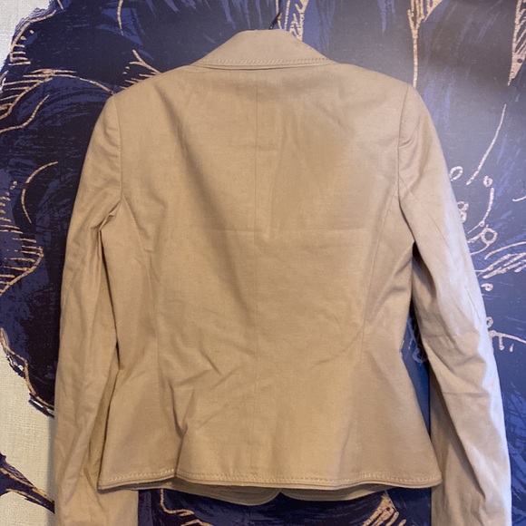 Tall 33.5 Tahari summer linen suit. Beautiful light tan - Picture 4 of 14